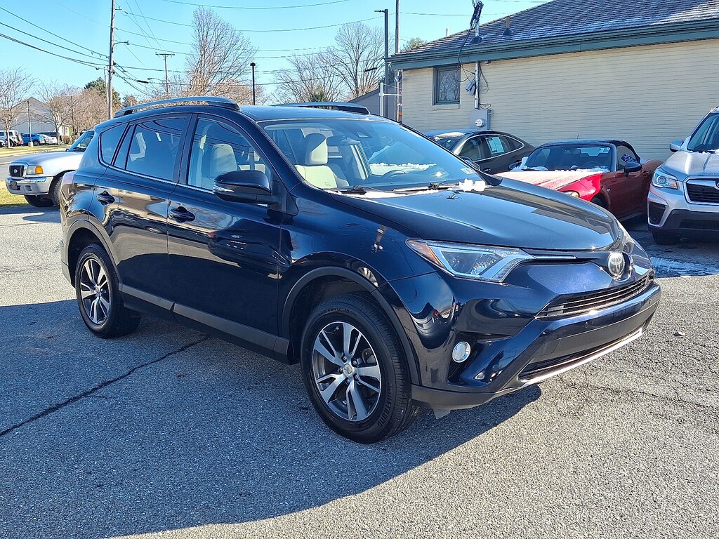 Used 2018 Toyota RAV4 XLE SUV