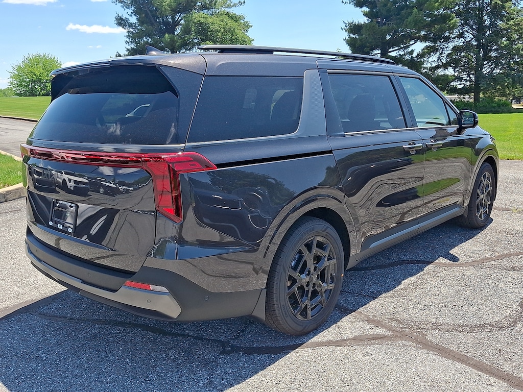 New 2026 Kia Carnival SX Van Passenger Van