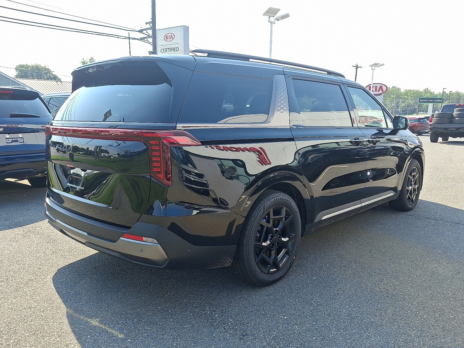 2026 Kia Carnival SX Prestige photo 3