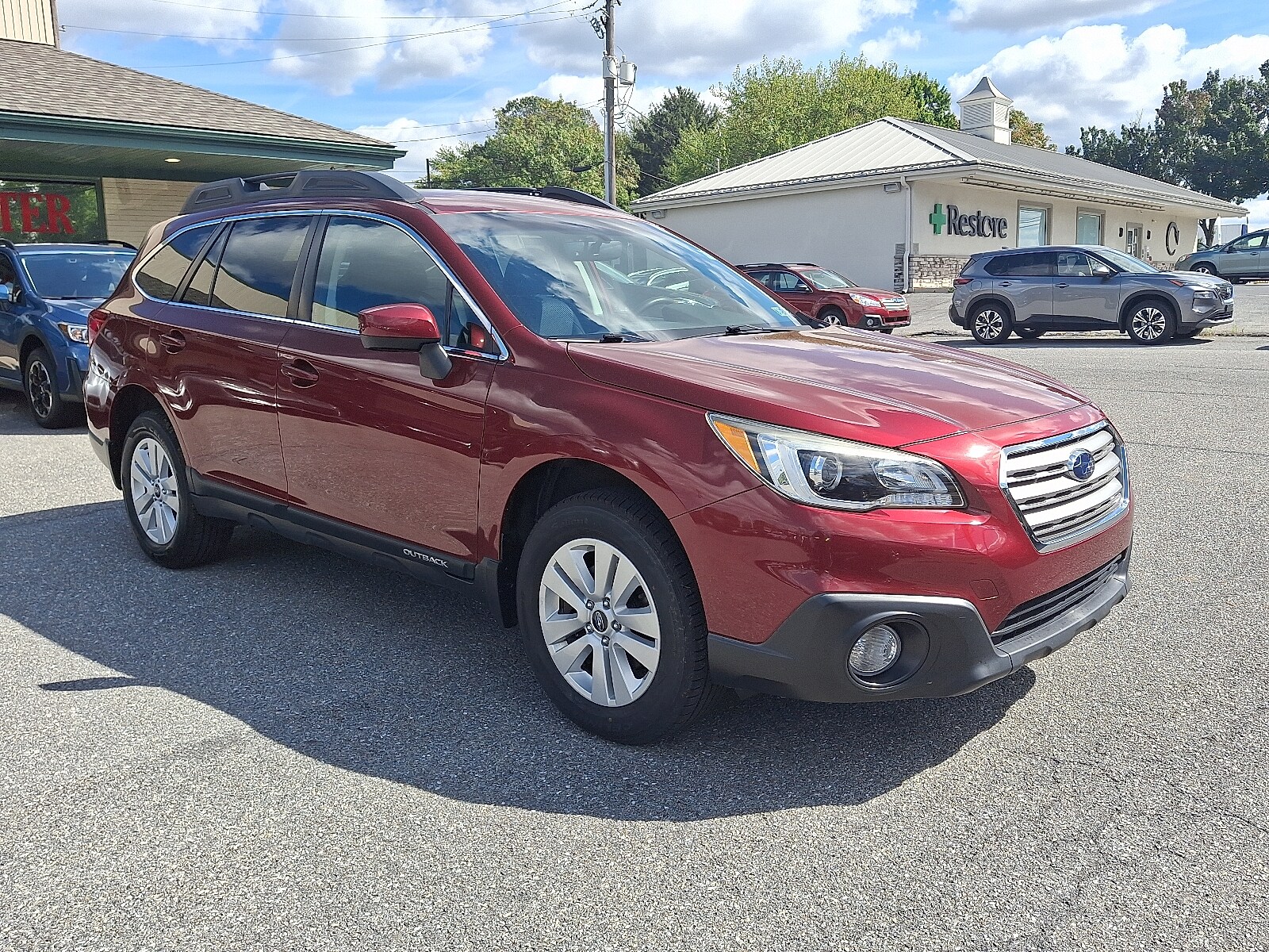 2017 Subaru Outback 2.5i Premium photo 3