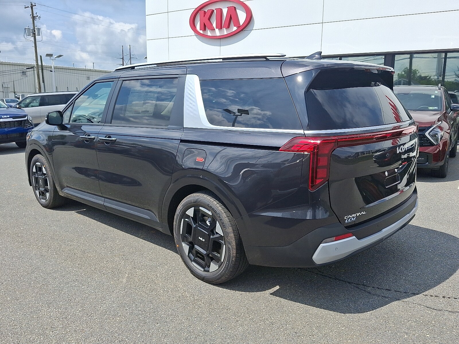 2026 Kia Carnival EX photo 4