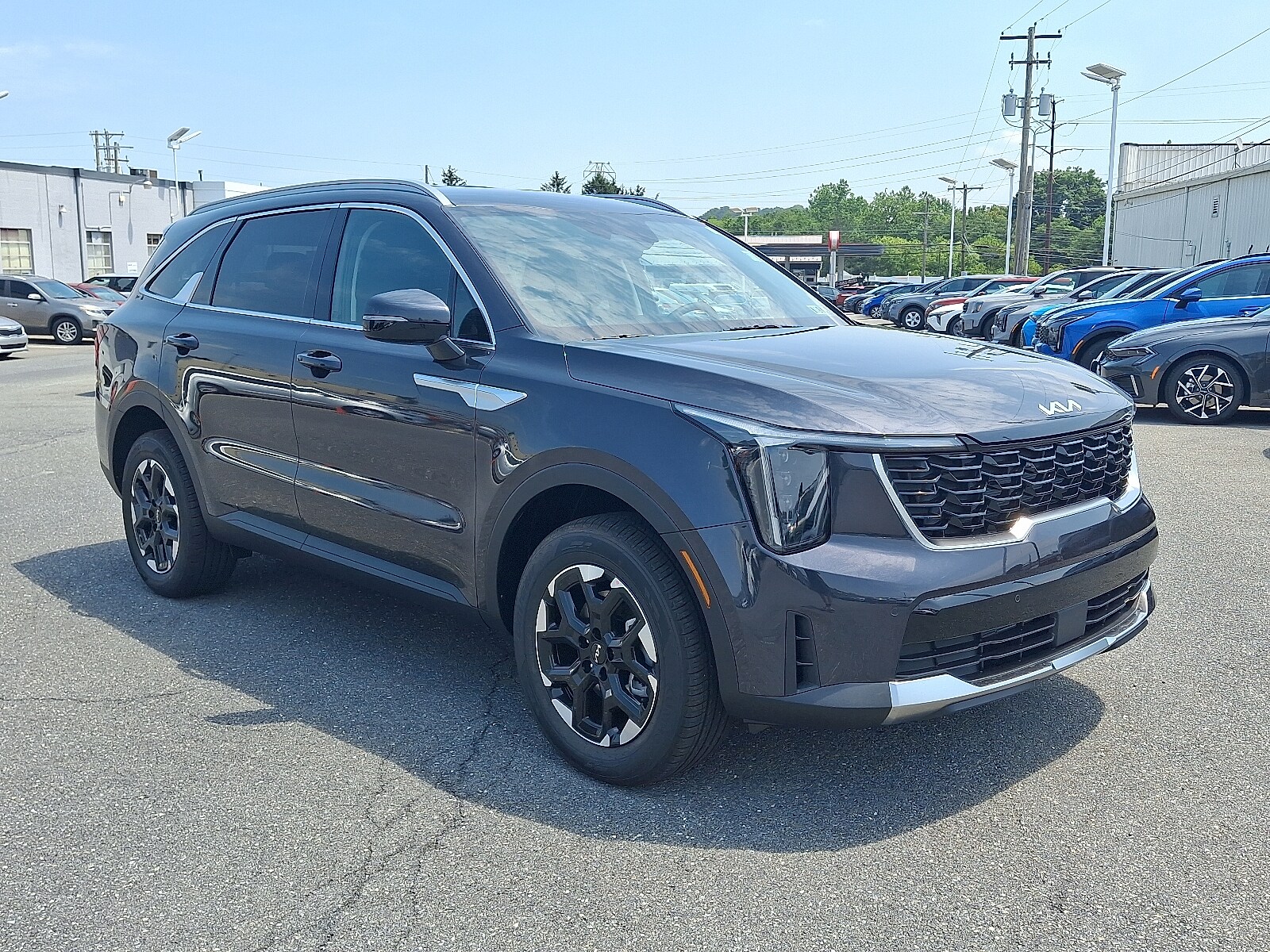 2025 Kia Sorento S photo 2