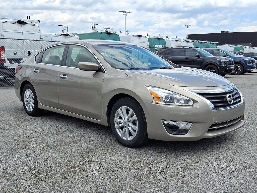 Used 2014 Nissan Altima 2.5 S Sedan