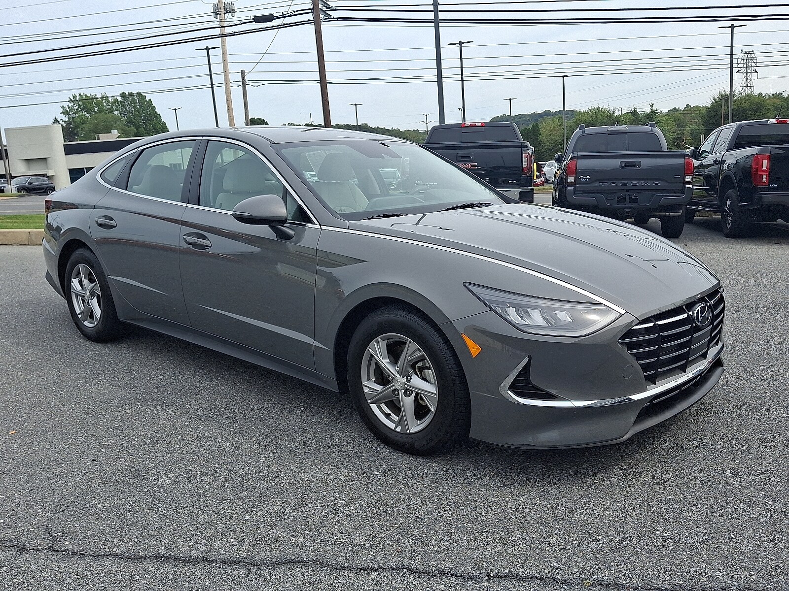 2022 Hyundai Sonata SE photo 3