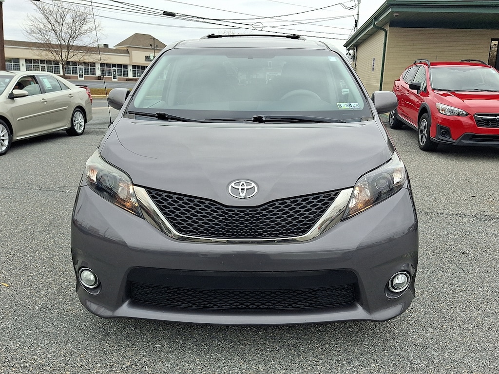 Used 2011 Toyota Sienna SE Van