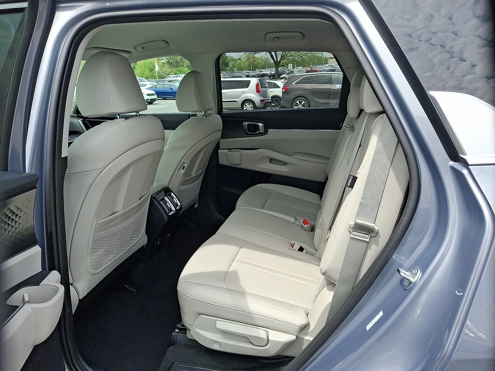 2025 Kia Sorento S - Photo 6