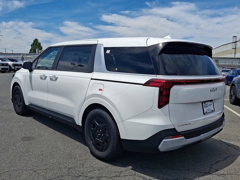 New 2026 Kia Carnival LXS Van Passenger Van