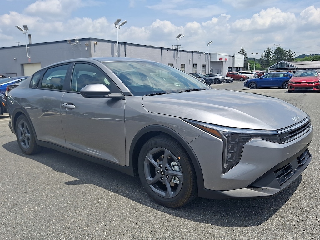 New 2026 Kia K4 LXS Sedan