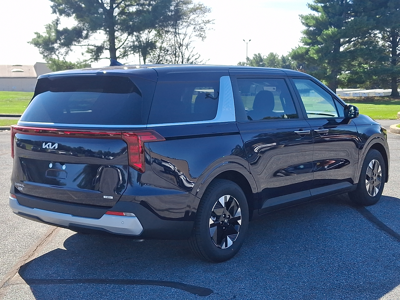 New 2027 Kia Carnival Hybrid LXS Van Passenger Van