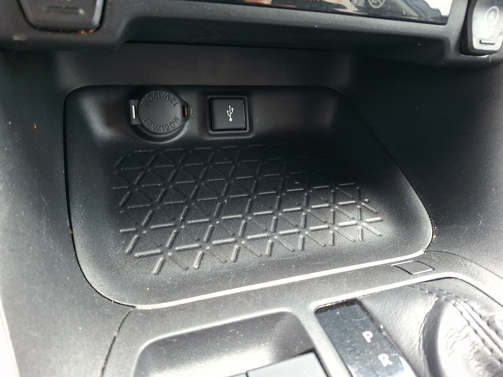 2021 Toyota RAV4 XLE - Photo 23