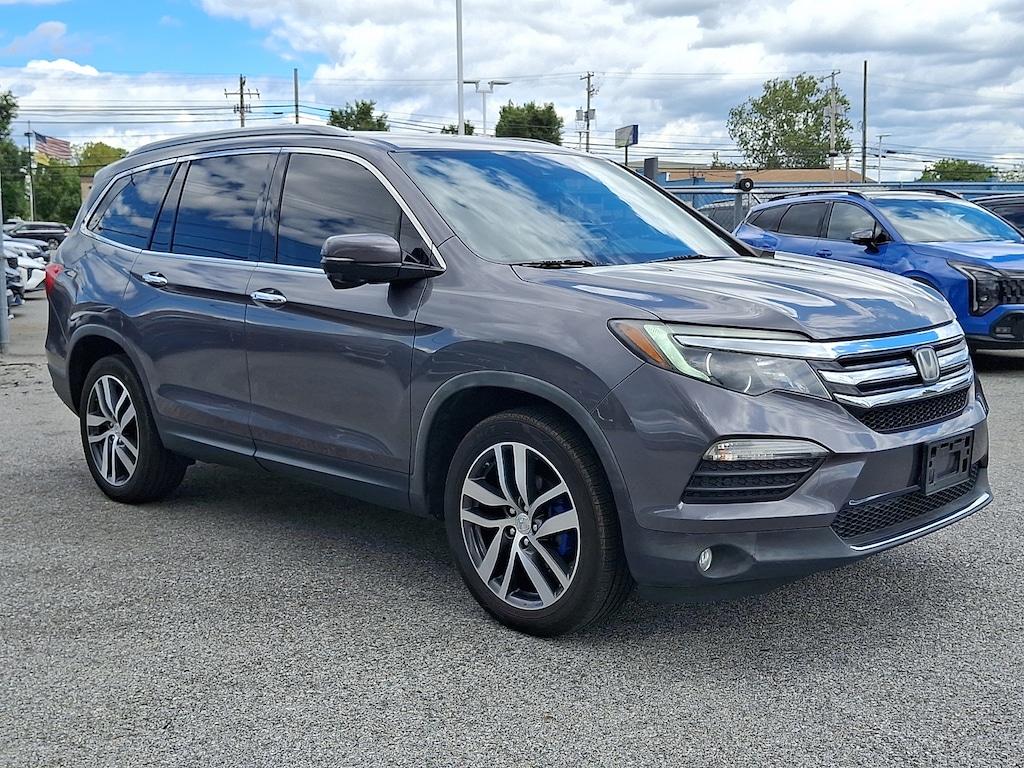 Used 2017 Honda Pilot Touring AWD SUV