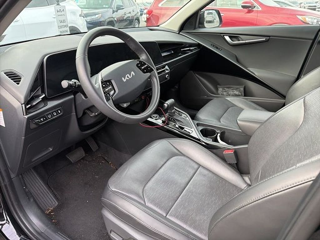 Certified 2023 Kia Niro SX SUV