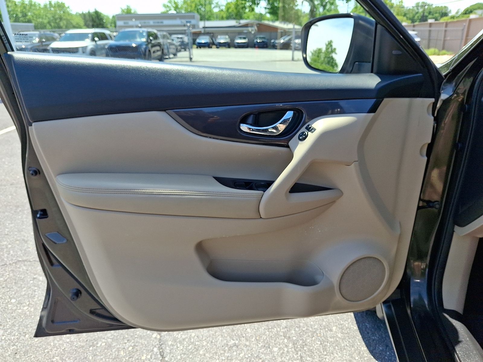 2017 Nissan Rogue SV - Photo 14