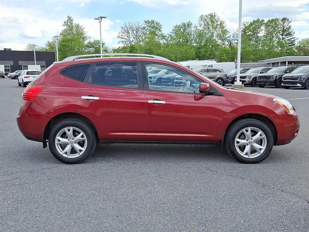 Used 2017 Nissan Rogue SV SUV