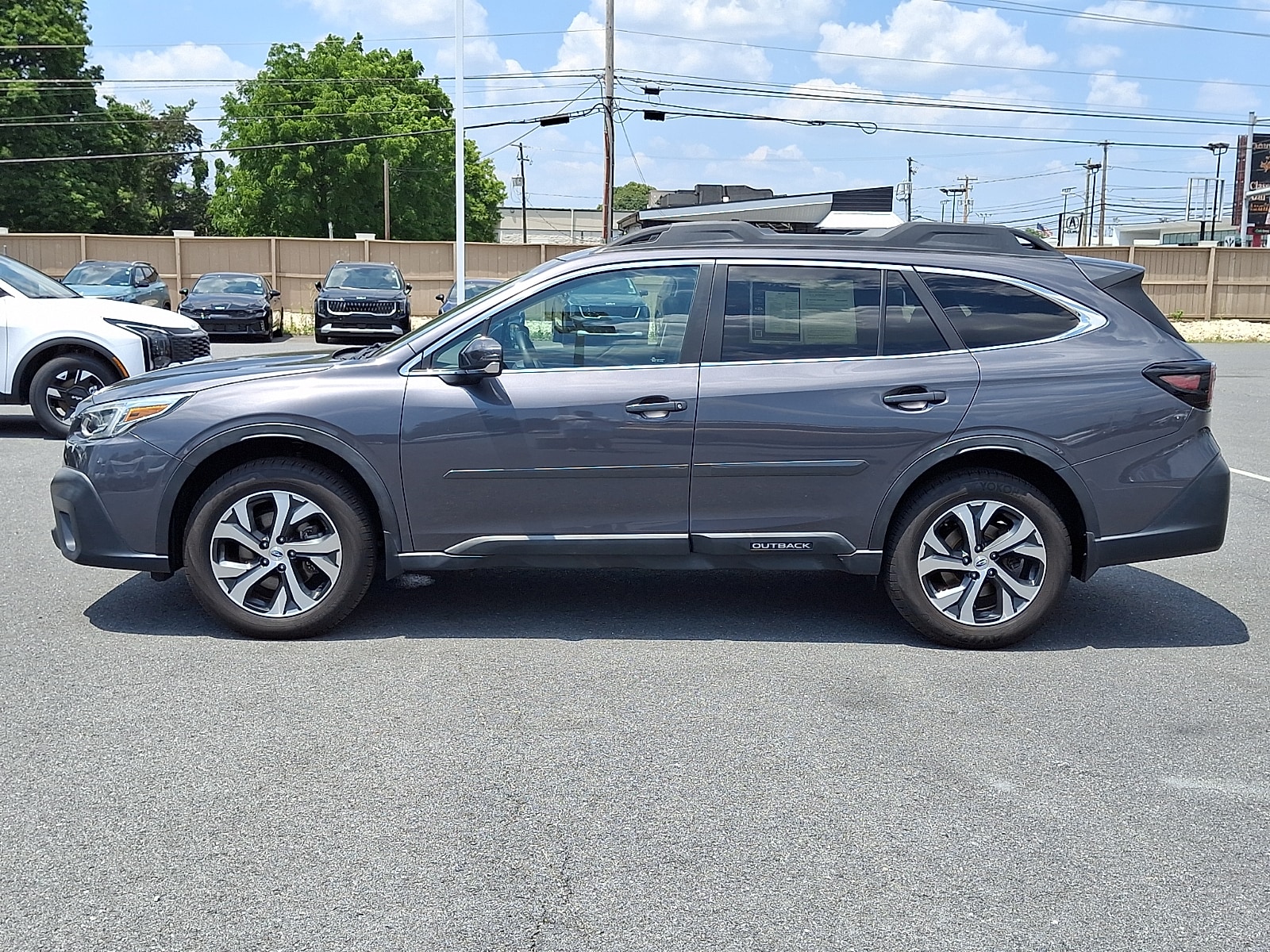 2020 Subaru Outback Limited - Photo 9