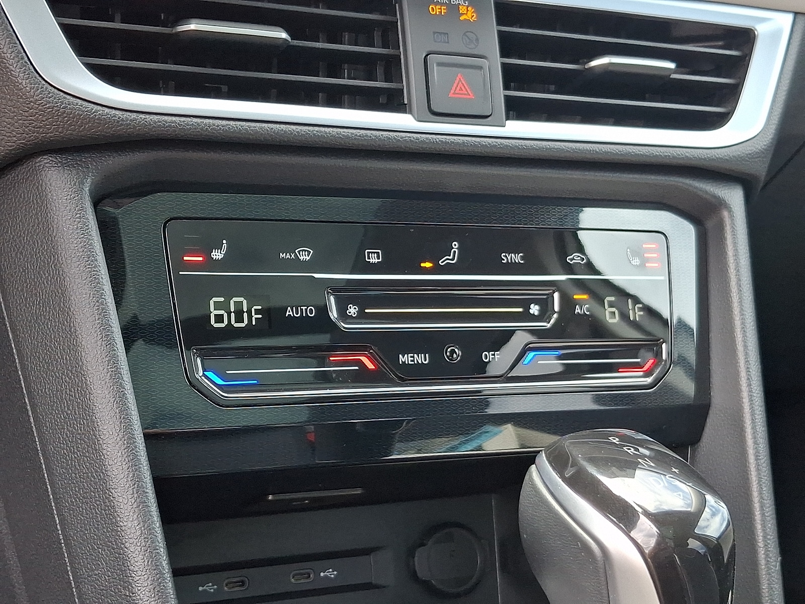 2025 Volkswagen Taos SE - Photo 16