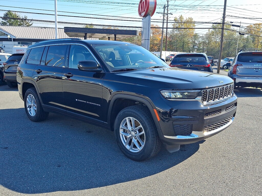Used 2023 Jeep Grand Cherokee L Laredo SUV