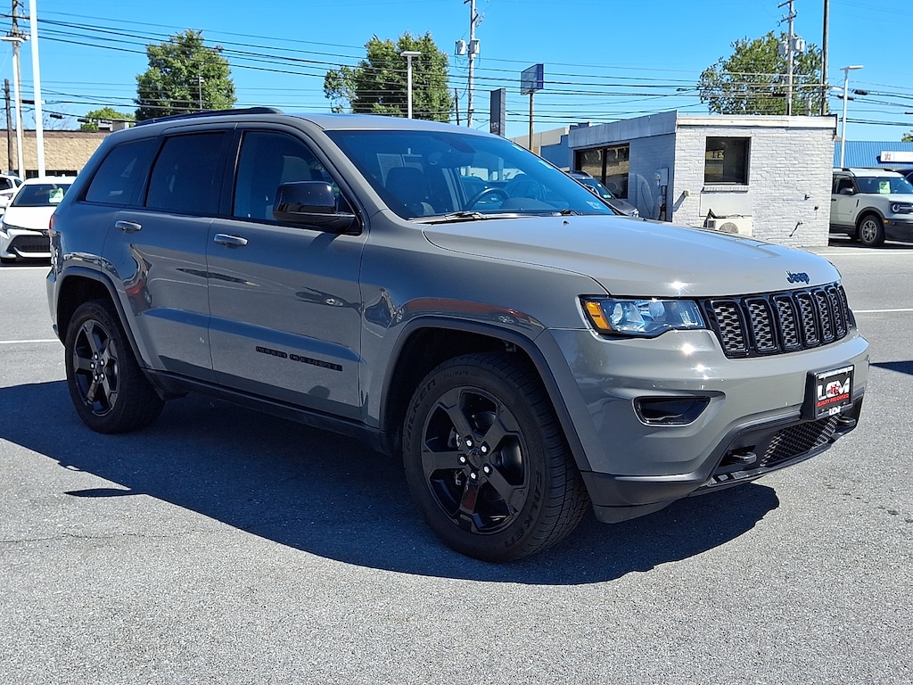 Used 2019 Jeep Grand Cherokee Laredo SUV