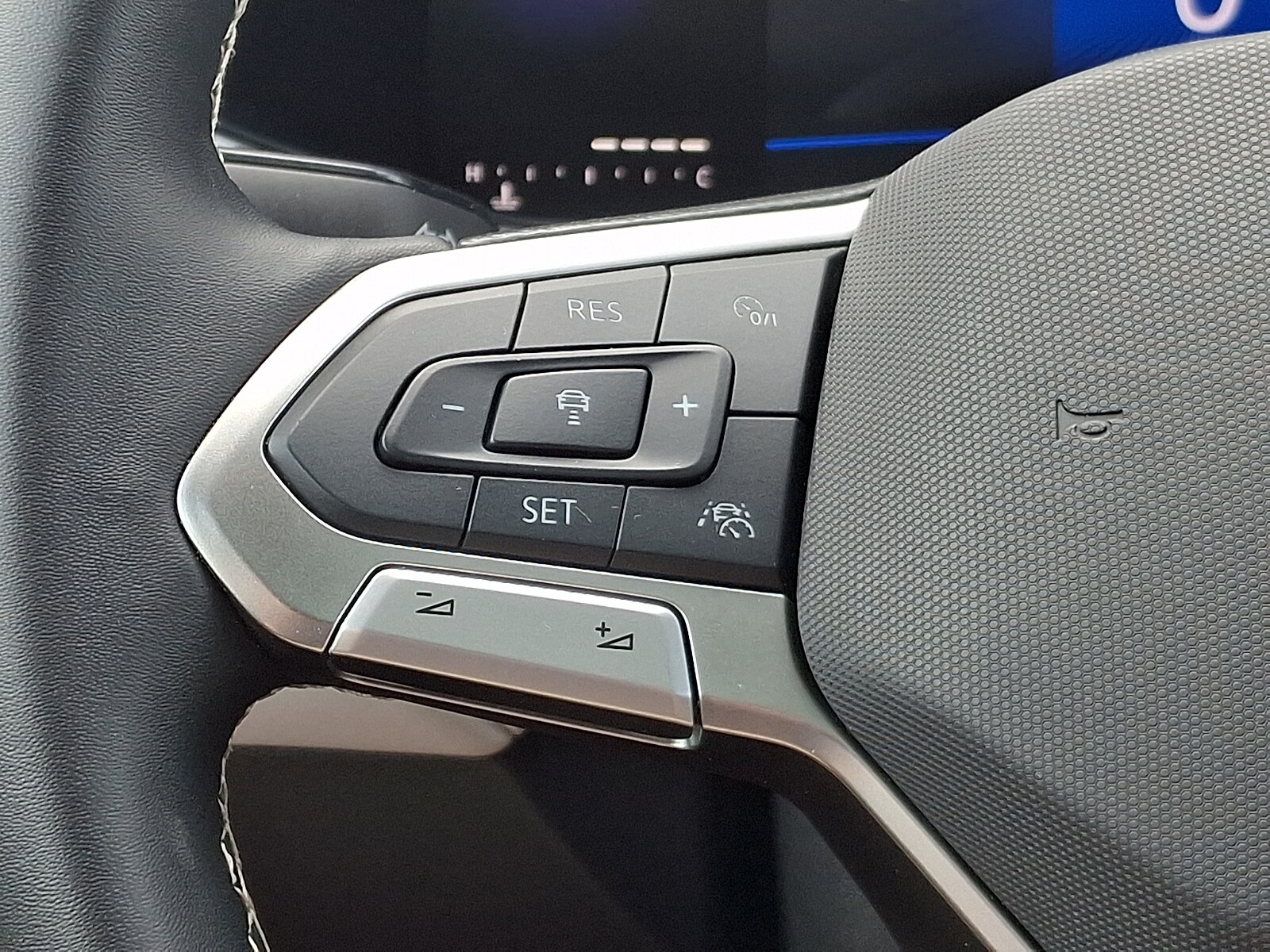 2025 Volkswagen Taos SE - Photo 21