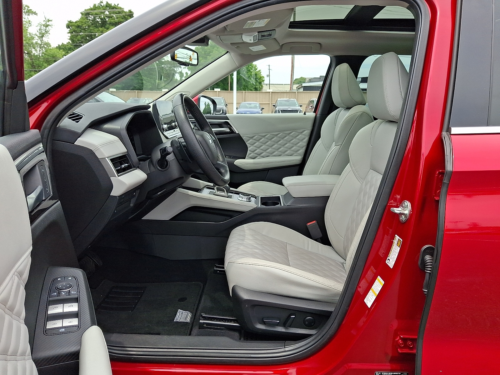 2023 Mitsubishi Outlander SEL - Photo 16