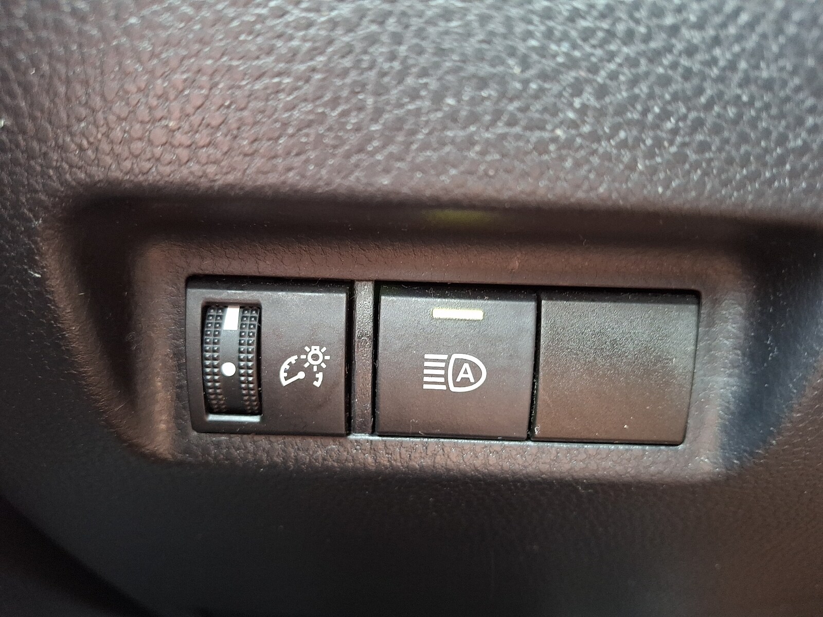 2021 Toyota RAV4 XLE - Photo 26