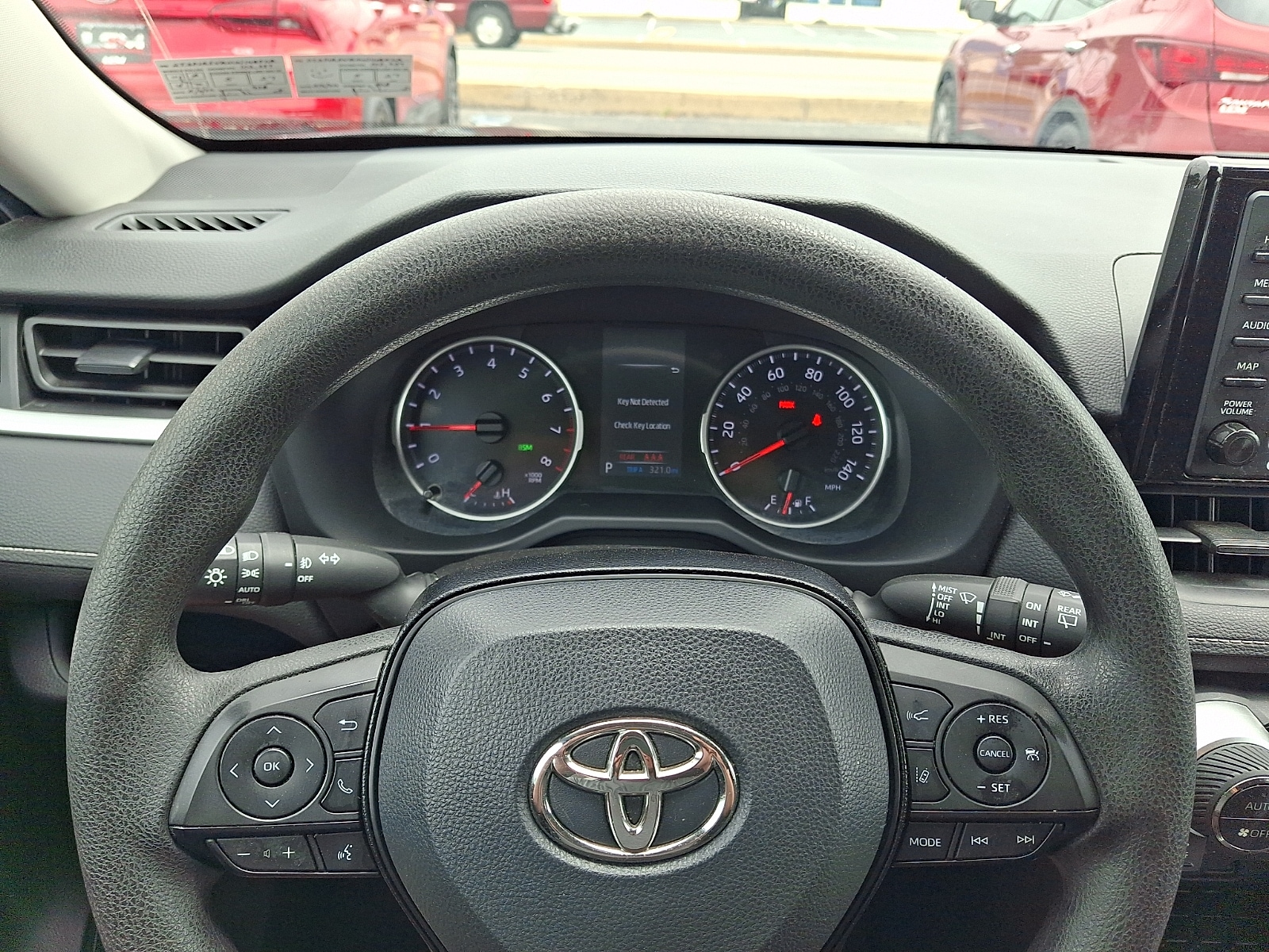 2021 Toyota RAV4 XLE - Photo 18