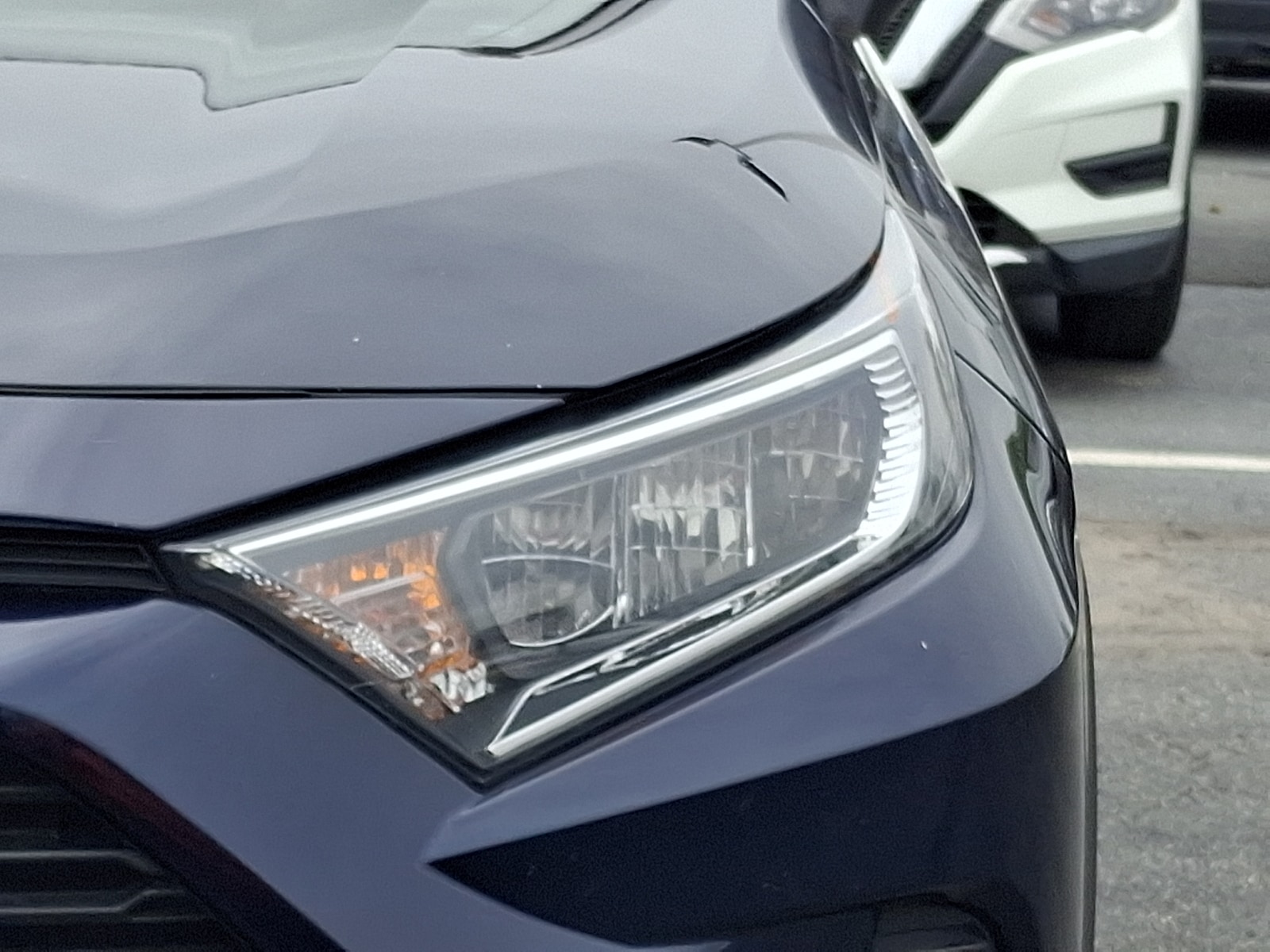 2021 Toyota RAV4 XLE - Photo 9