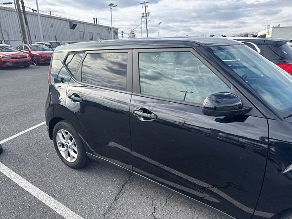 Certified 2023 Kia Soul LX Hatchback
