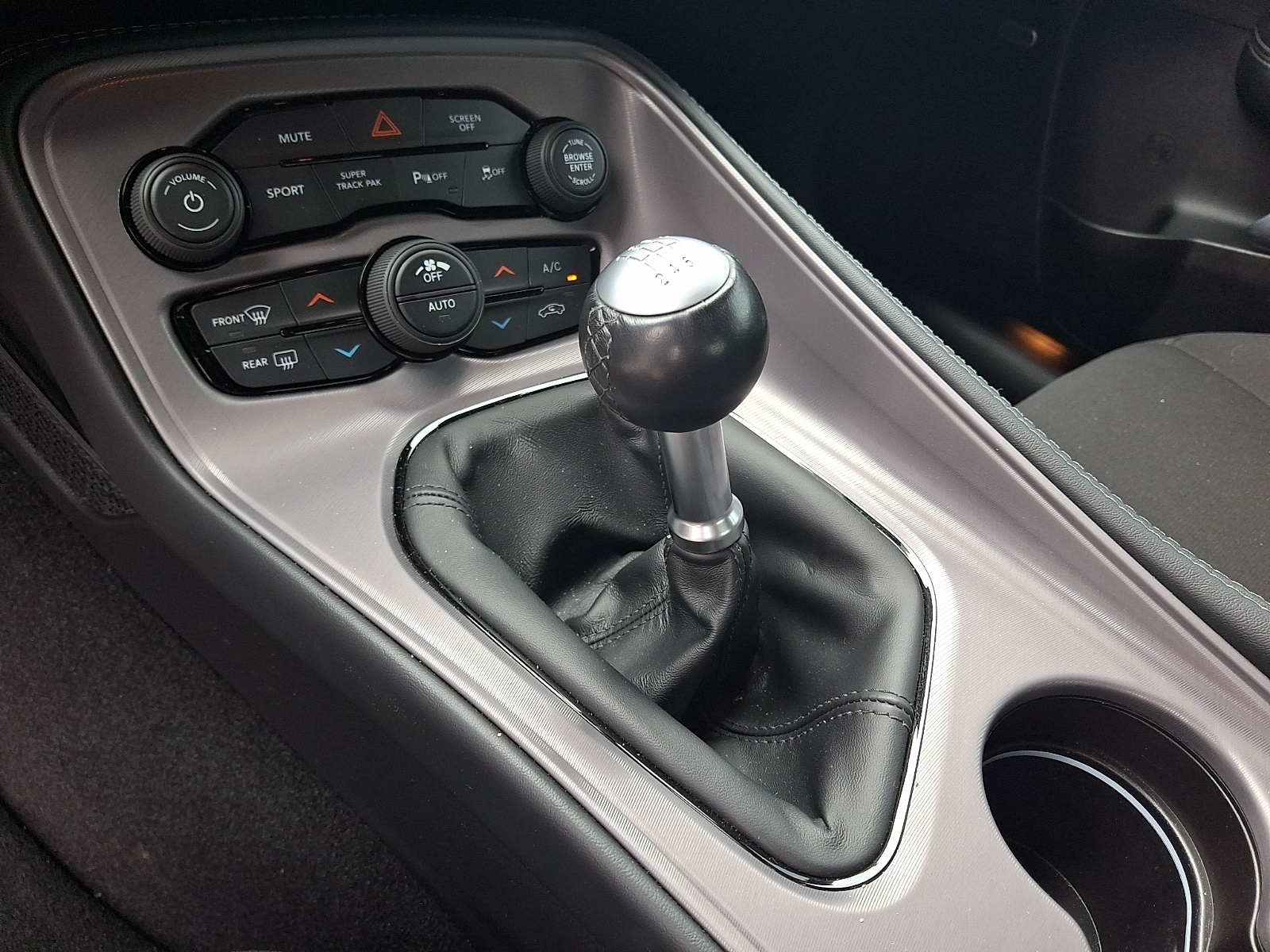 2023 Dodge Challenger R/T - Photo 16