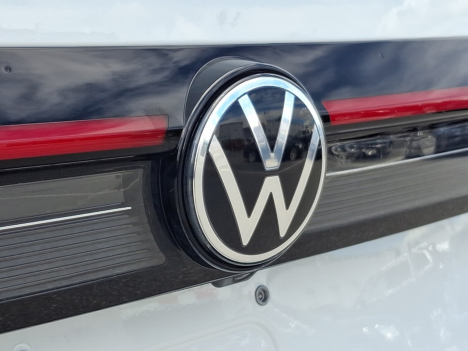 2025 Volkswagen Taos SE - Photo 31