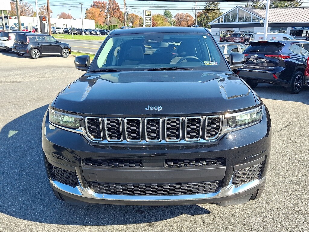 Used 2023 Jeep Grand Cherokee L Laredo SUV