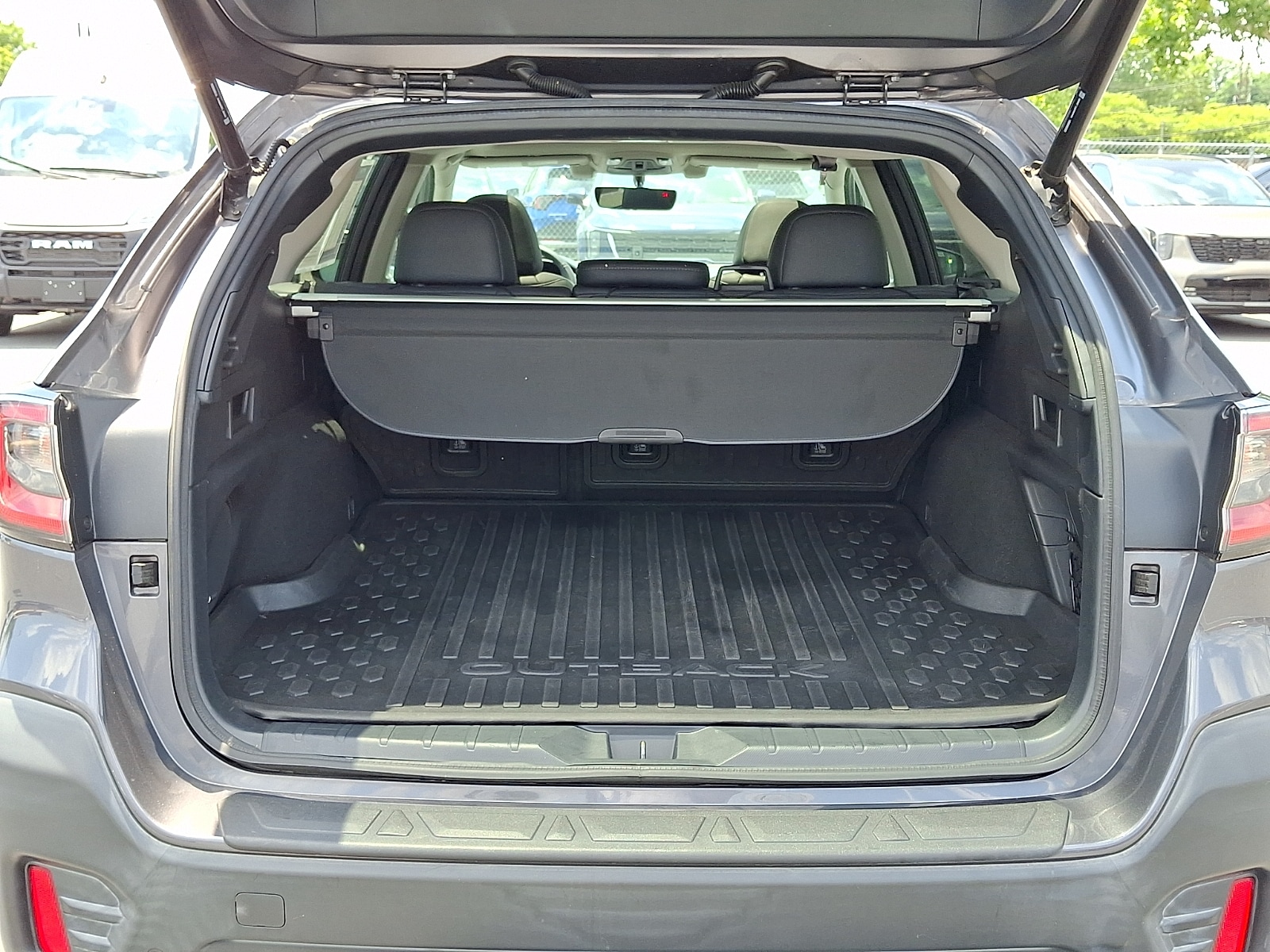2020 Subaru Outback Limited - Photo 29