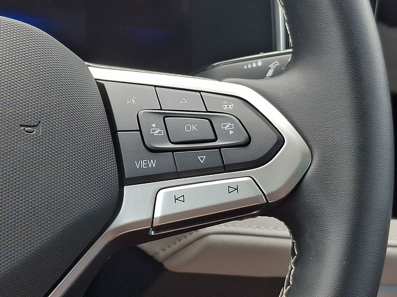 2025 Volkswagen Taos SE - Photo 22