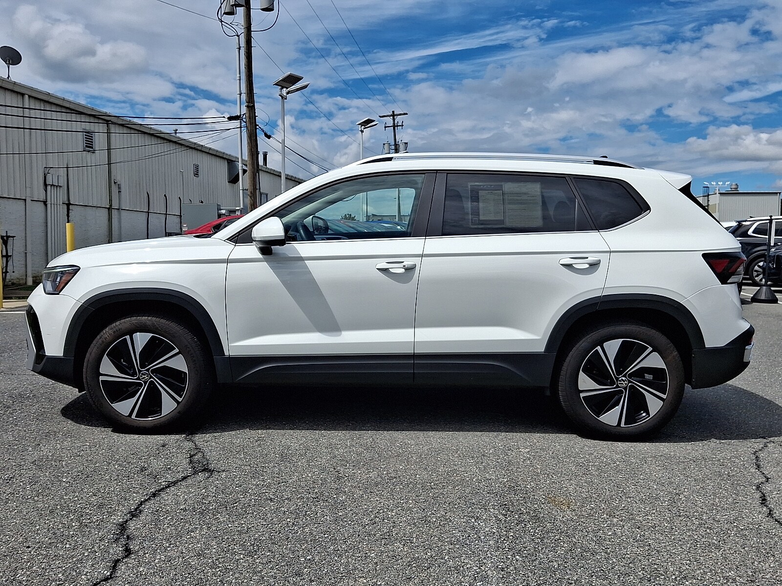 2025 Volkswagen Taos SE - Photo 7