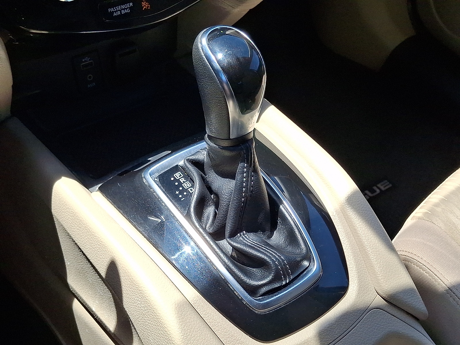 2017 Nissan Rogue SV - Photo 16