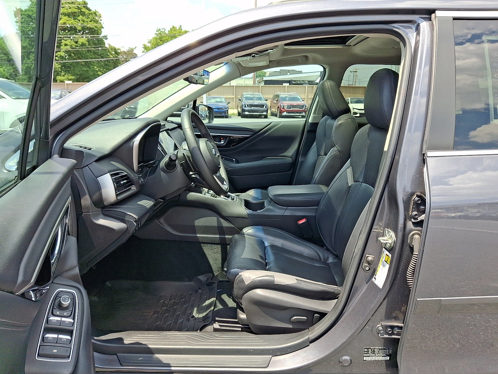 2020 Subaru Outback Limited - Photo 16