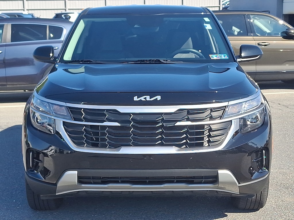 Certified 2025 Kia Seltos LX SUV