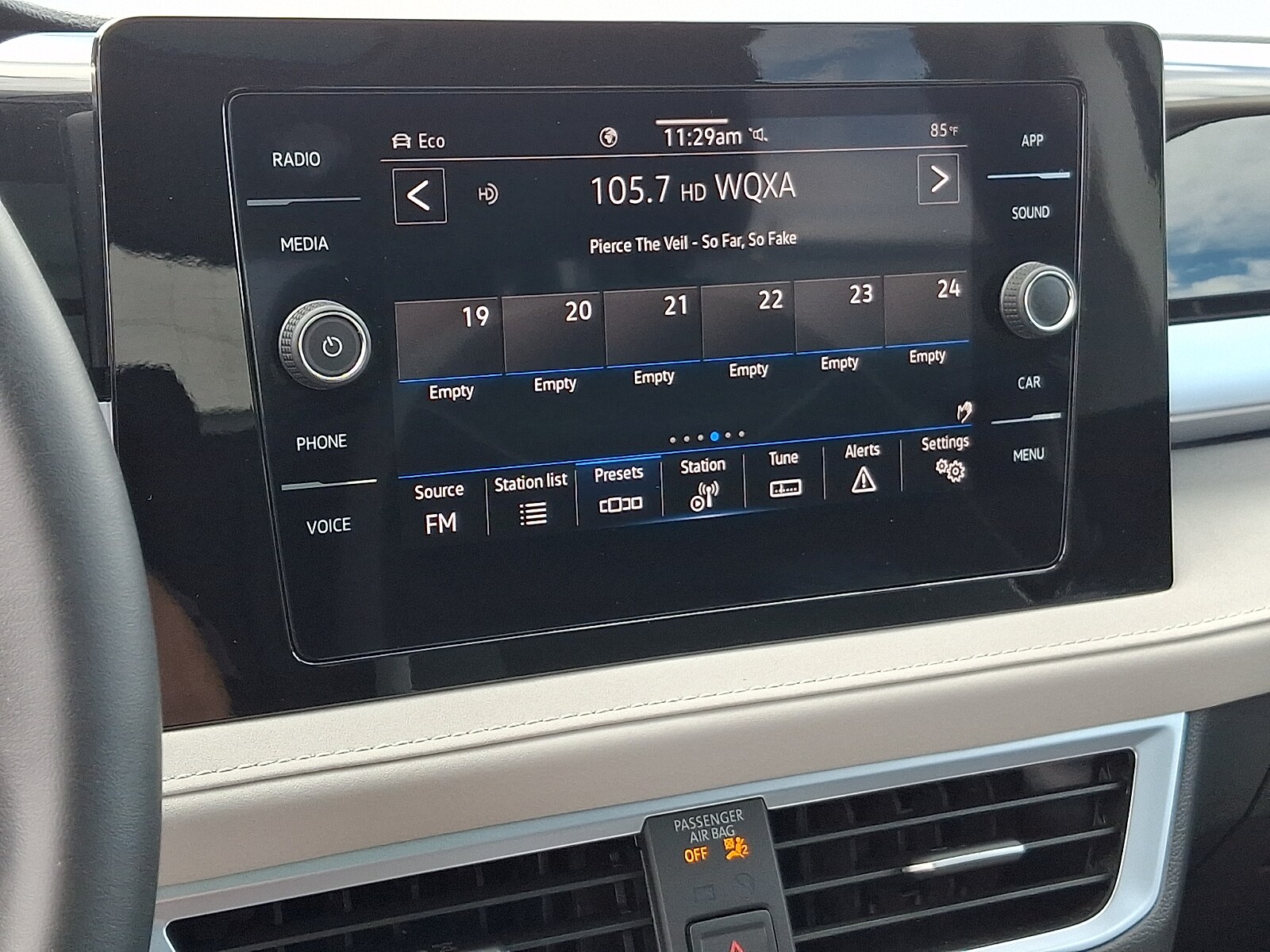 2025 Volkswagen Taos SE - Photo 17