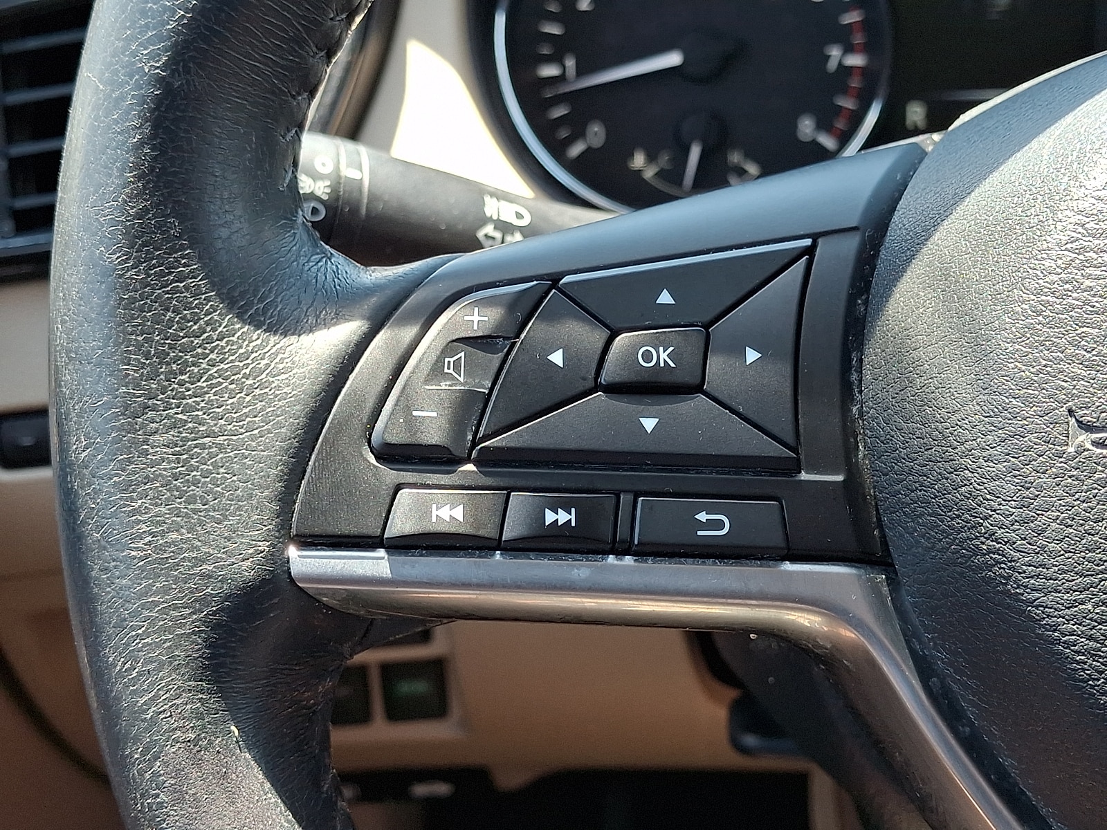 2017 Nissan Rogue SV - Photo 23