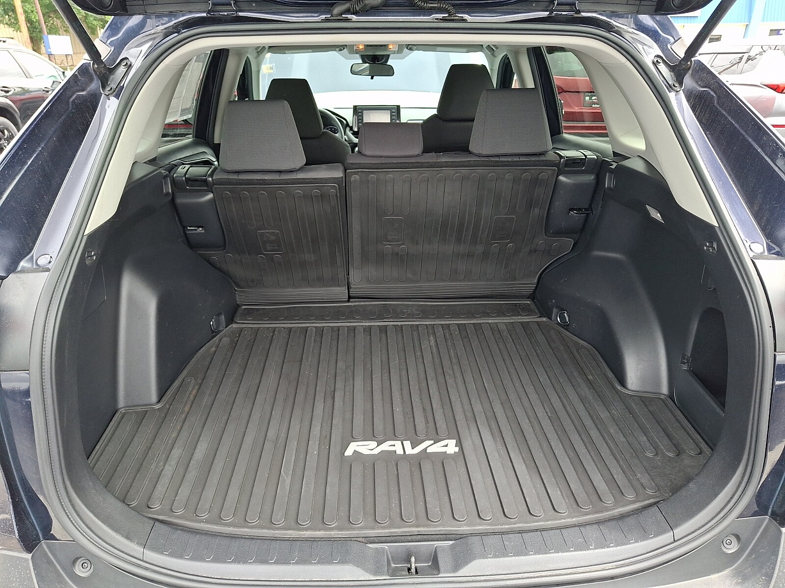 2021 Toyota RAV4 XLE - Photo 29