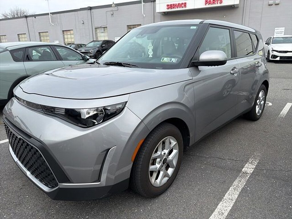 Certified 2023 Kia Soul LX Hatchback
