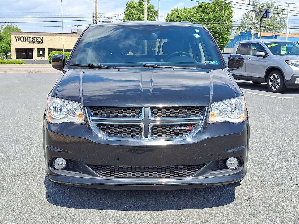Used 2019 Dodge Grand Caravan SXT Van Passenger Van