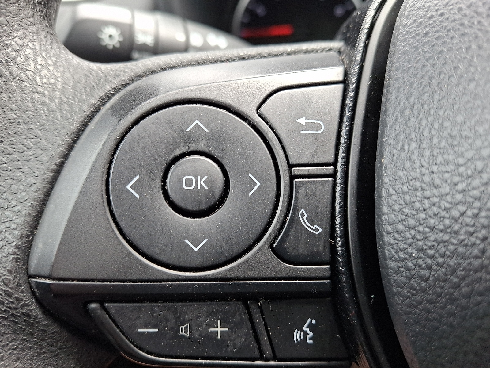 2021 Toyota RAV4 XLE - Photo 20