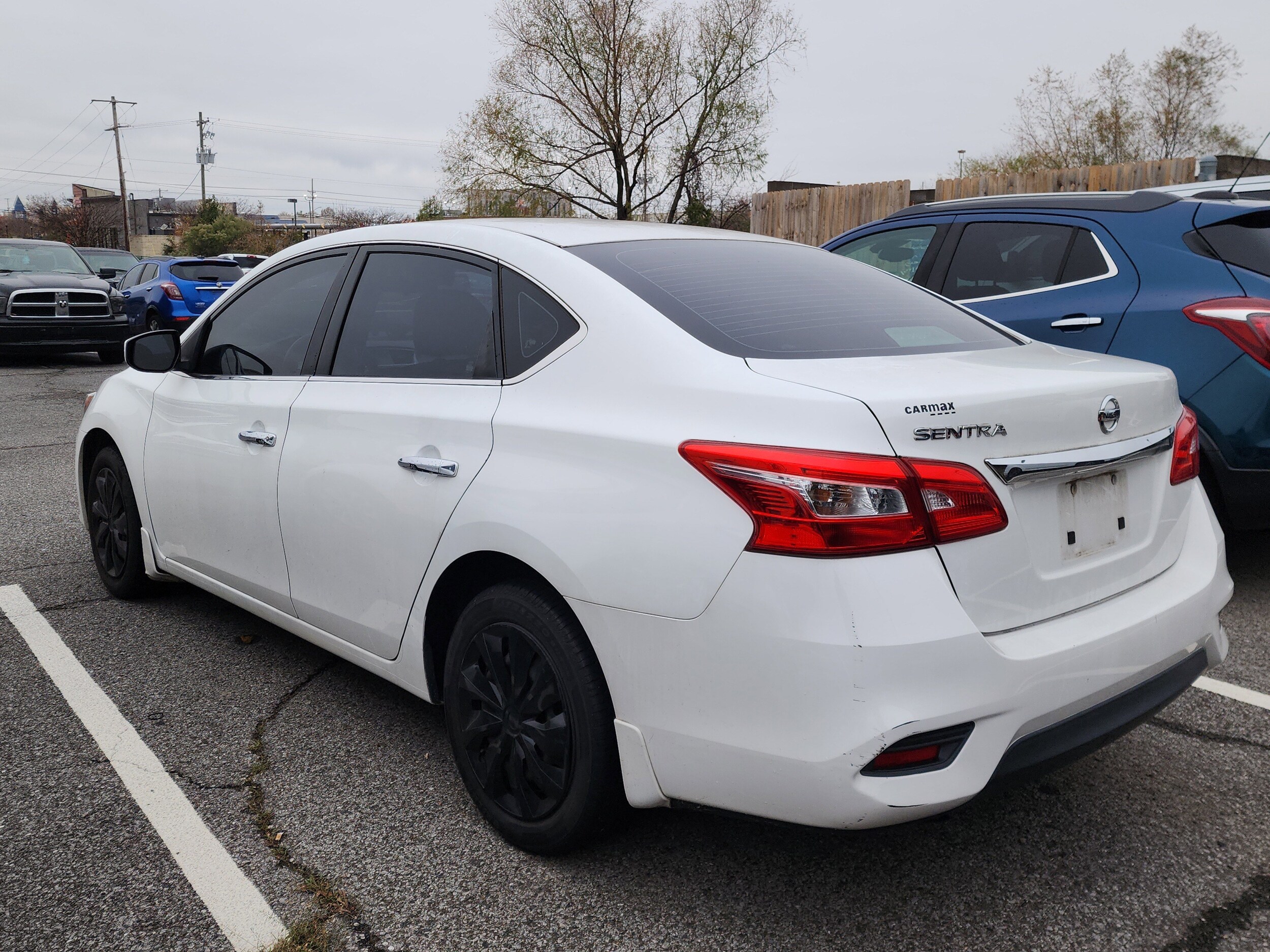 2016 Nissan Sentra S photo 4