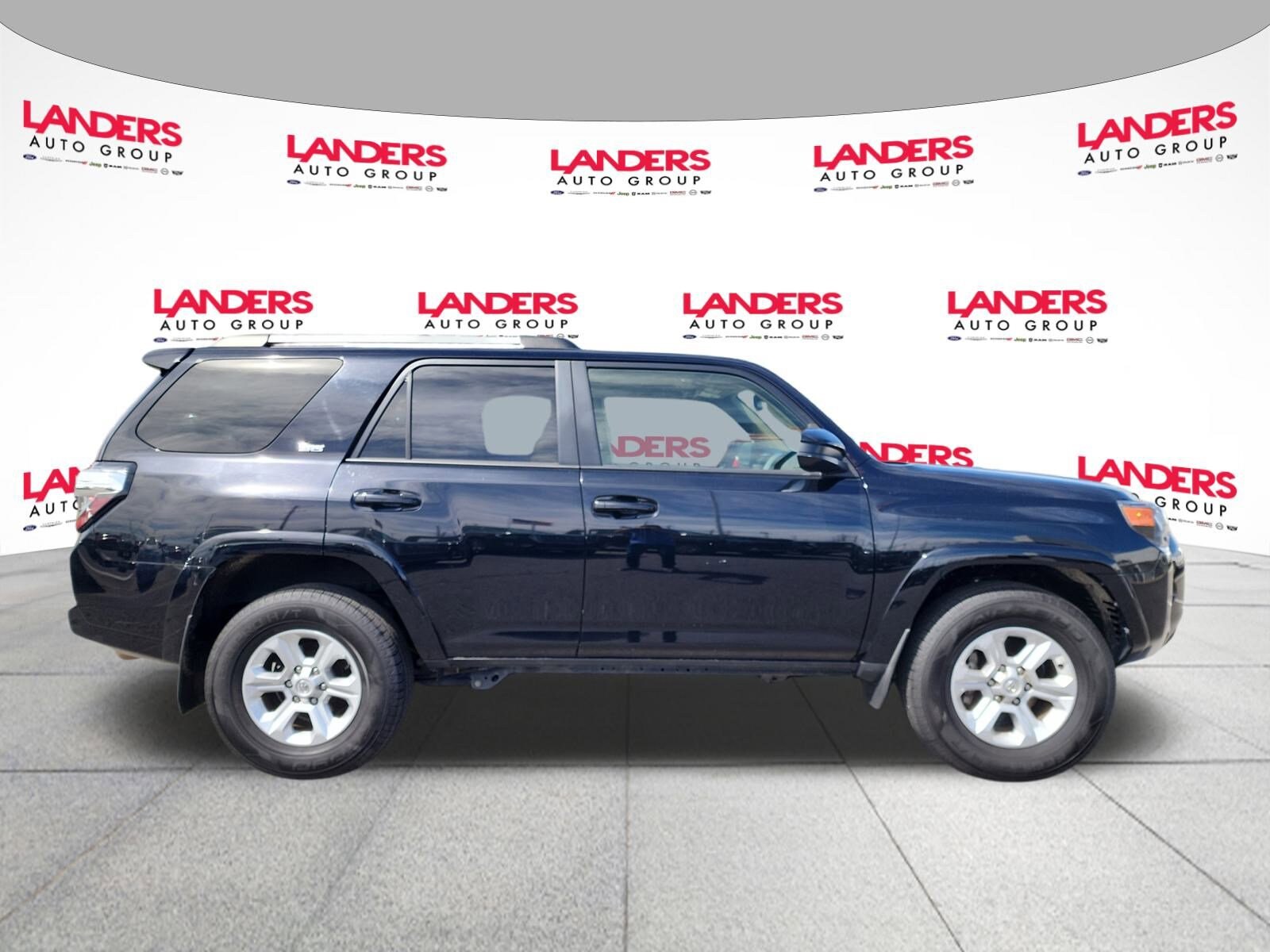 2023 Toyota 4Runner SR5 photo 2