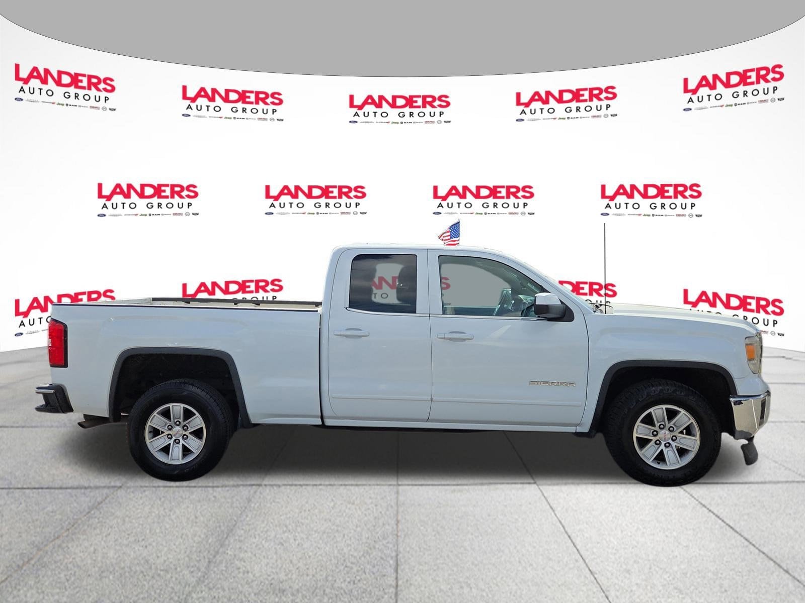 Used 2015 GMC Sierra 1500 SLE with VIN 1GTR1UEC7FZ380358 for sale in Southaven, MS