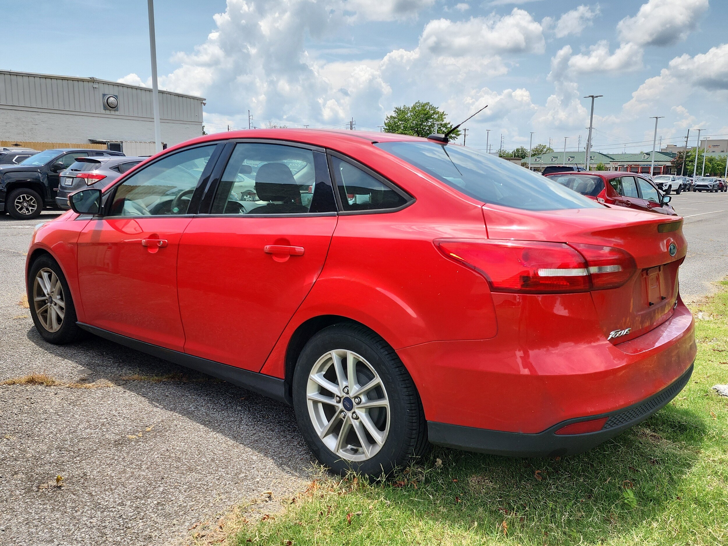 2016 Ford Focus SE photo 2