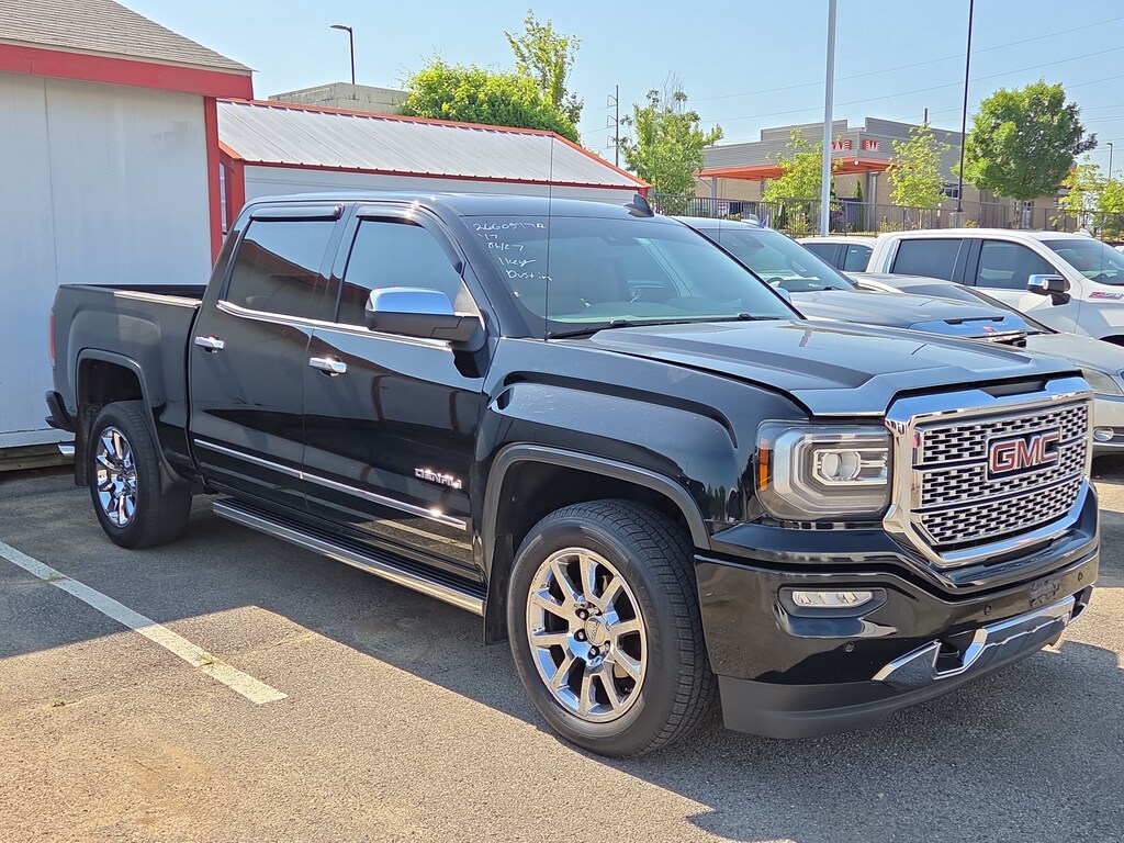 Used 2017 GMC Sierra 1500 Denali 2WD Crew Cab 143.5 Denali