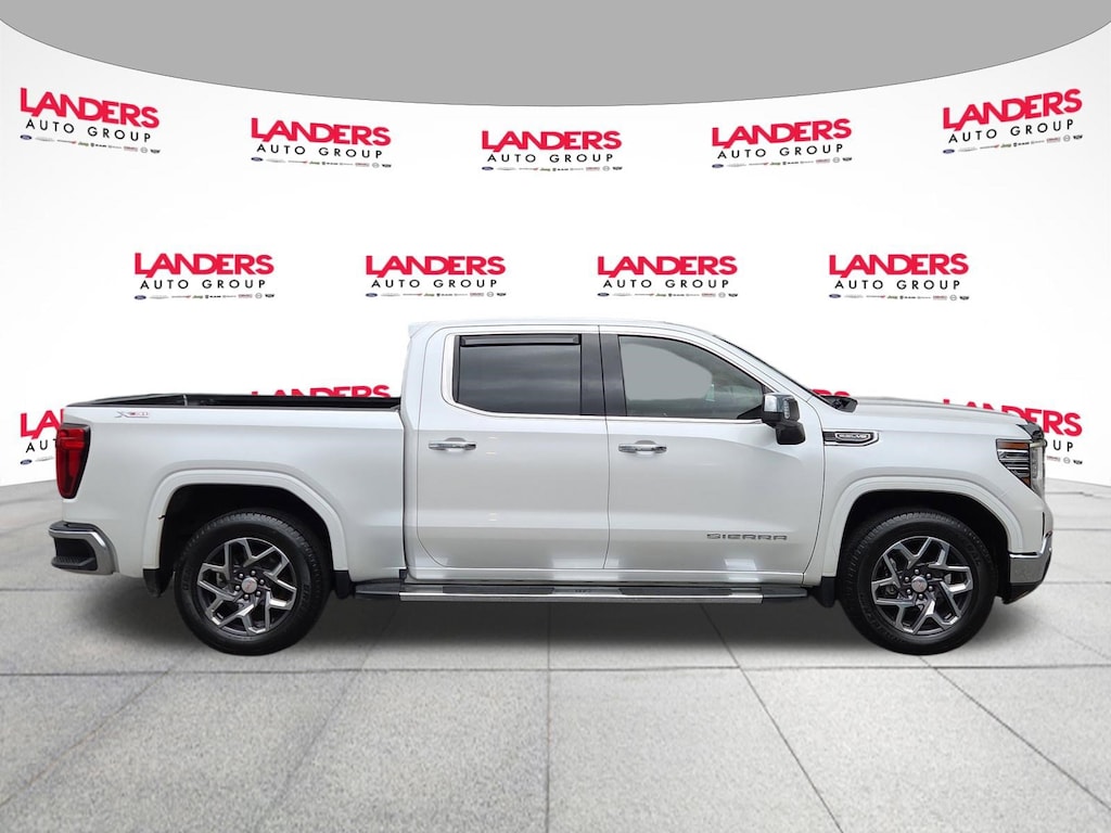 Used 2022 GMC Sierra 1500 SLT 4WD Crew Cab 147 SLT