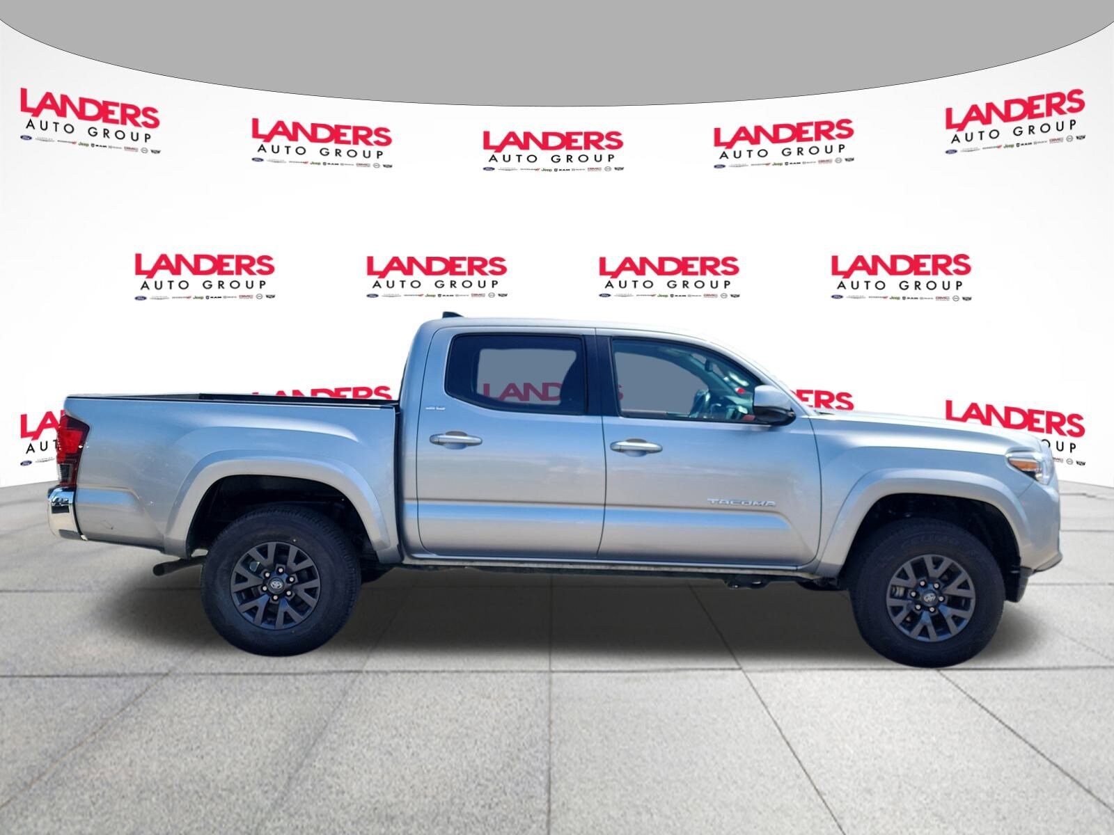 2023 Toyota Tacoma 4x4 photo 2
